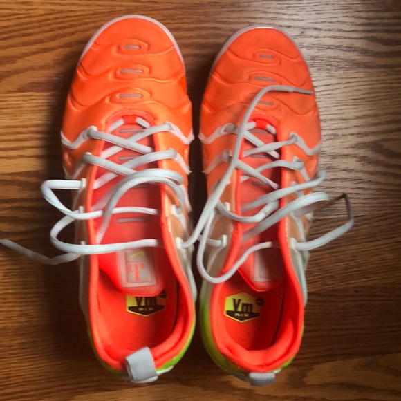 Nike Shoes - Like New Air Vapormax plus!!